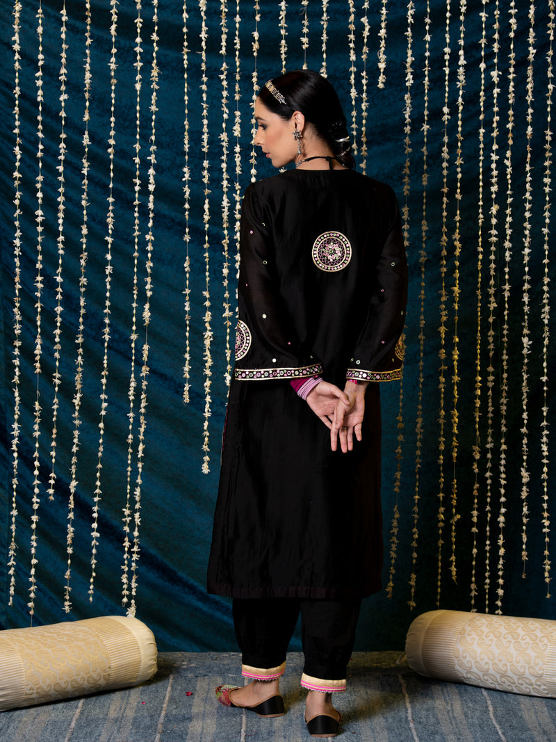 Hunar Ragini Kurta Set silk Buy Hunar Ragini Kurta Set from C&W | Kurta/Kurta Sets for Women by Maison Shefali for women in Singapore