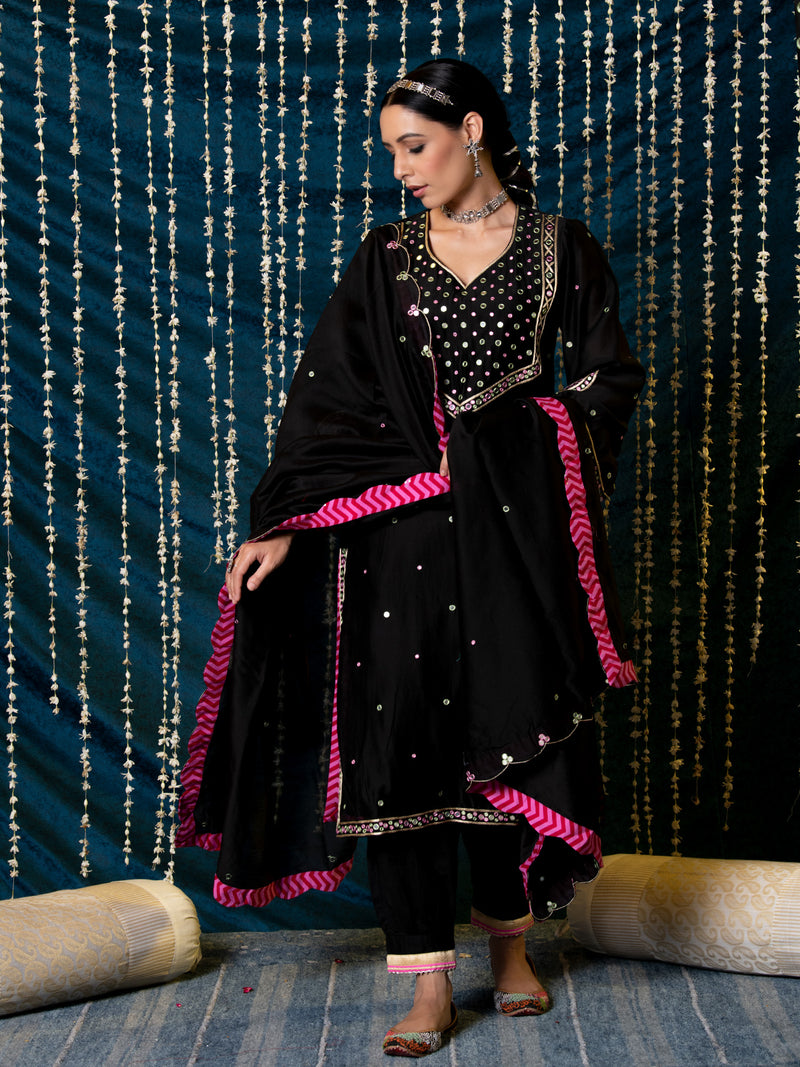 Hunar Ragini Kurta Set silk Buy Hunar Ragini Kurta Set from C&W | Kurta/Kurta Sets for Women by Maison Shefali for women in Singapore