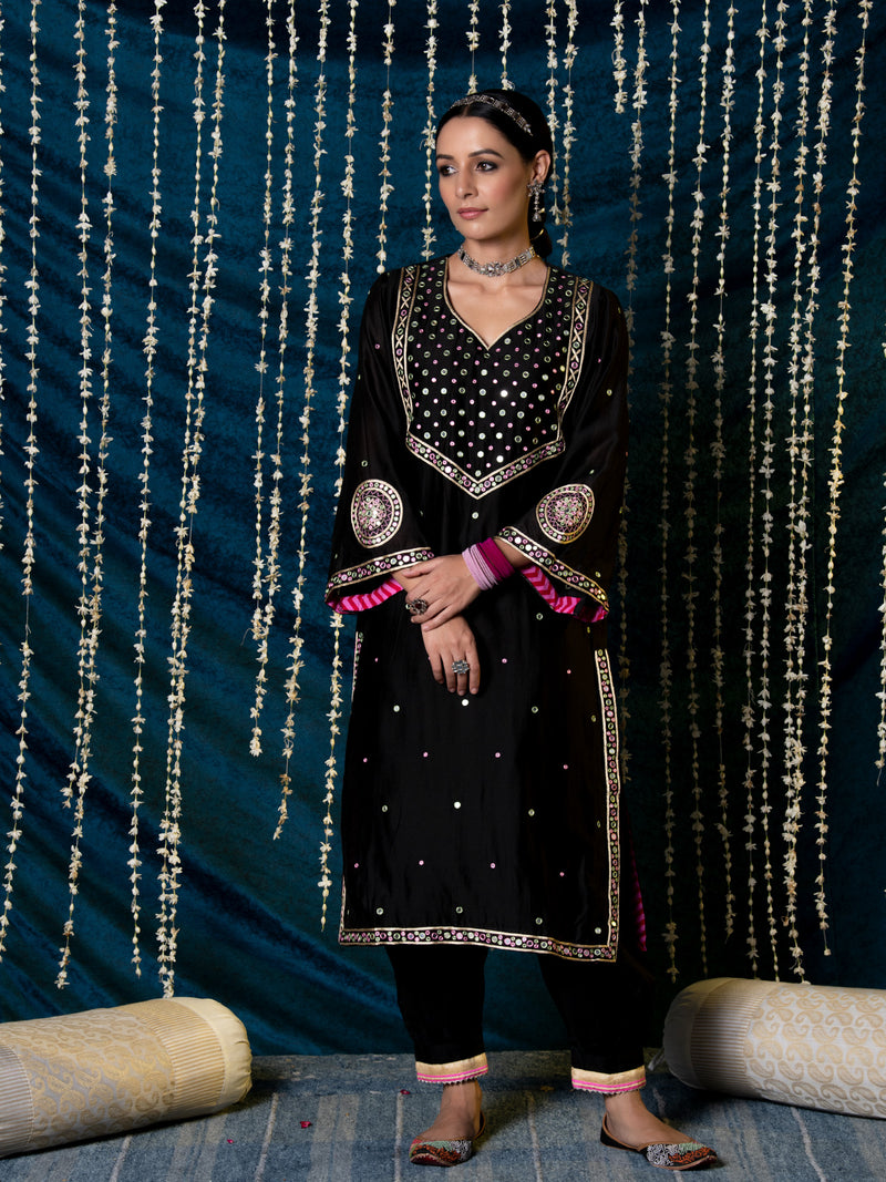 Hunar Ragini Kurta Set silk Buy Hunar Ragini Kurta Set from C&W | Kurta/Kurta Sets for Women by Maison Shefali for women in Singapore