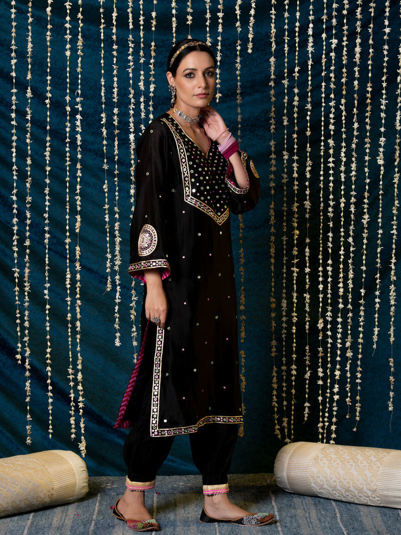 Hunar Ragini Kurta Set silk Buy Hunar Ragini Kurta Set from C&W | Kurta/Kurta Sets for Women by Maison Shefali for women in Singapore