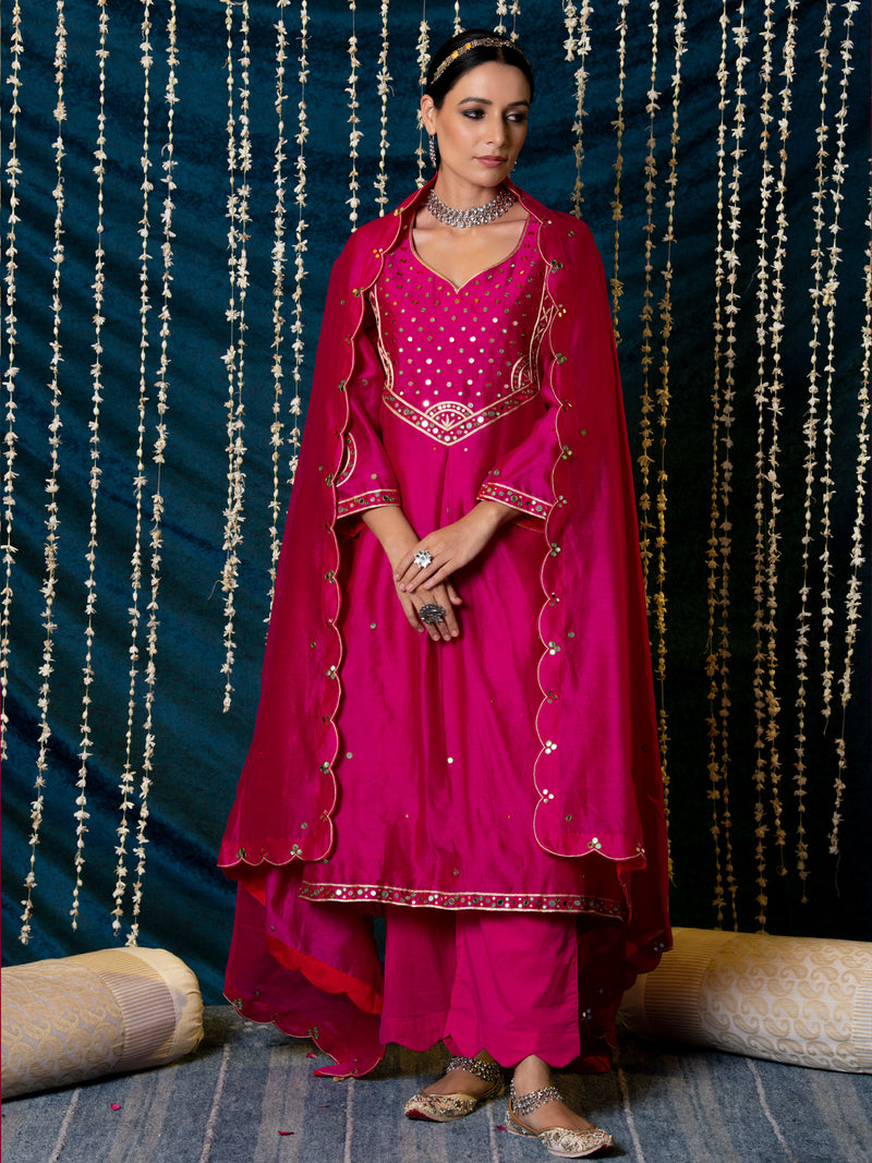 Hunar Gulabi Kurta Set silk Buy Hunar Gulabi Kurta Set from C&W | Kurta/Kurta Sets for Women by Maison Shefali for women in Singapore