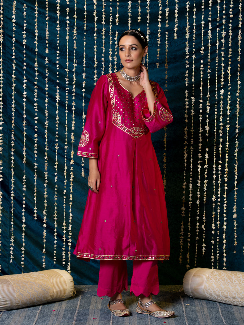 Hunar Gulabi Kurta Set silk Buy Hunar Gulabi Kurta Set from C&W | Kurta/Kurta Sets for Women by Maison Shefali for women in Singapore
