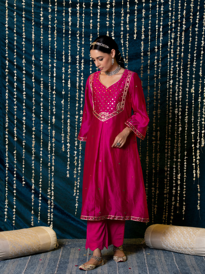 Hunar Gulabi Kurta Set silk Buy Hunar Gulabi Kurta Set from C&W | Kurta/Kurta Sets for Women by Maison Shefali for women in Singapore
