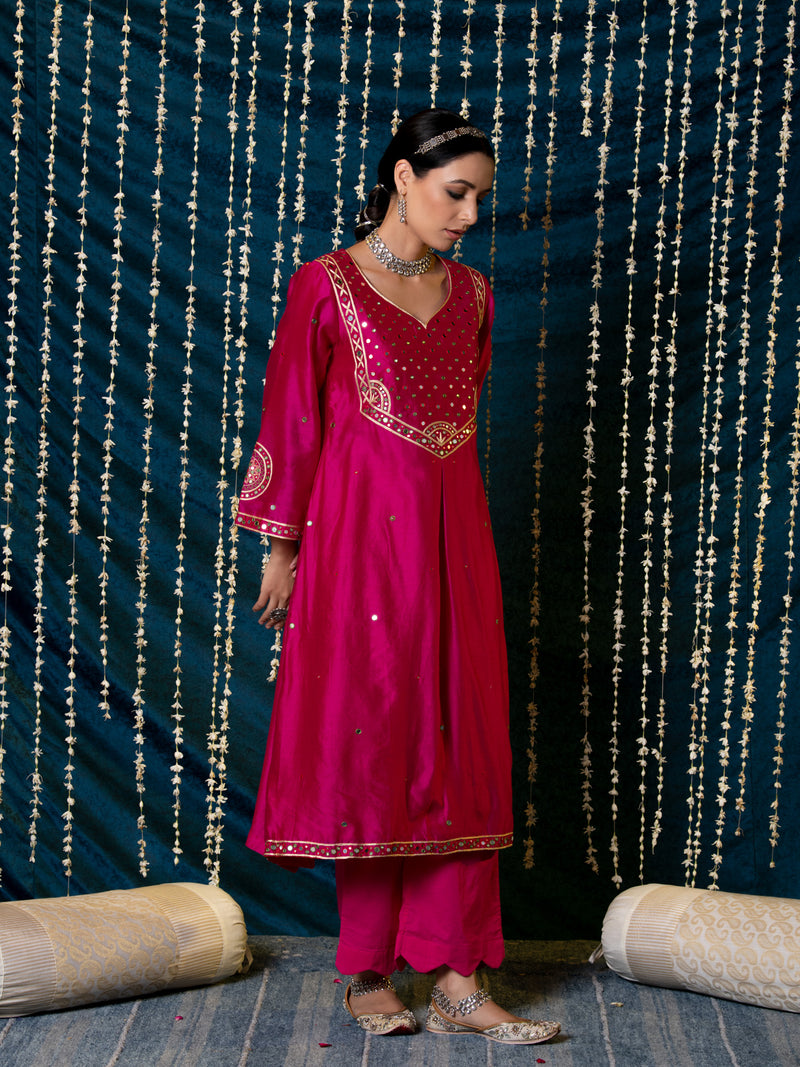 Hunar Gulabi Kurta Set silk Buy Hunar Gulabi Kurta Set from C&W | Kurta/Kurta Sets for Women by Maison Shefali for women in Singapore