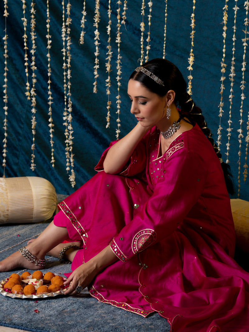 Hunar Gulabi Kurta Set silk Buy Hunar Gulabi Kurta Set from C&W | Kurta/Kurta Sets for Women by Maison Shefali for women in Singapore