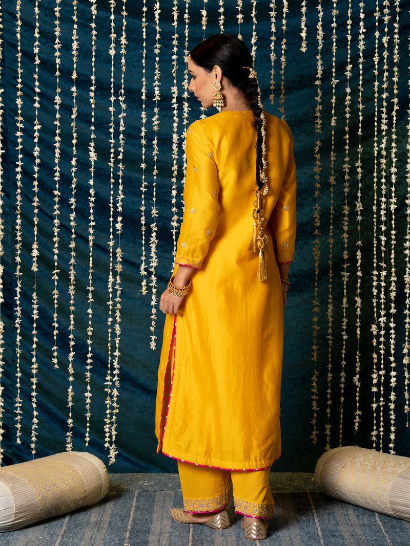 Ambiya Kurta Set silk Buy Ambiya Kurta Set from C&W | Kurta/Kurta Sets for Women by Maison Shefali for women in Singapore