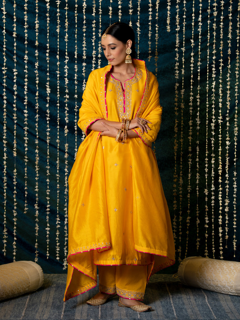 Ambiya Kurta Set silk Buy Ambiya Kurta Set from C&W | Kurta/Kurta Sets for Women by Maison Shefali for women in Singapore