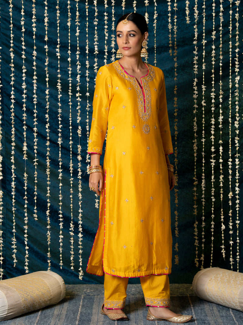 Ambiya Kurta Set silk Buy Ambiya Kurta Set from C&W | Kurta/Kurta Sets for Women by Maison Shefali for women in Singapore
