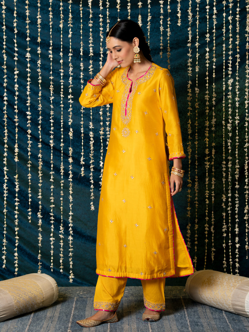 Ambiya Kurta Set silk Buy Ambiya Kurta Set from C&W | Kurta/Kurta Sets for Women by Maison Shefali for women in Singapore