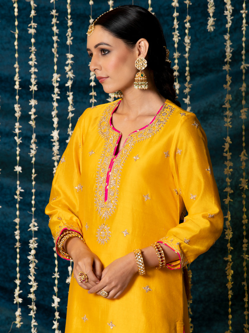 Ambiya Kurta Set silk Buy Ambiya Kurta Set from C&W | Kurta/Kurta Sets for Women by Maison Shefali for women in Singapore