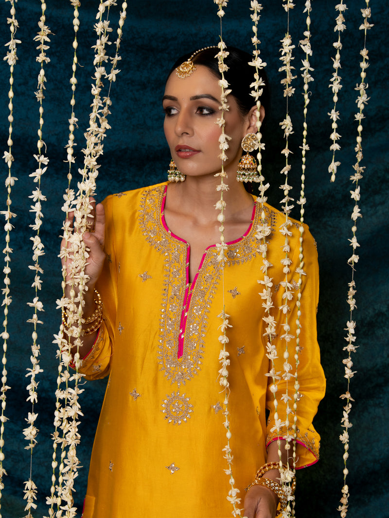 Ambiya Kurta Set silk Buy Ambiya Kurta Set from C&W | Kurta/Kurta Sets for Women by Maison Shefali for women in Singapore