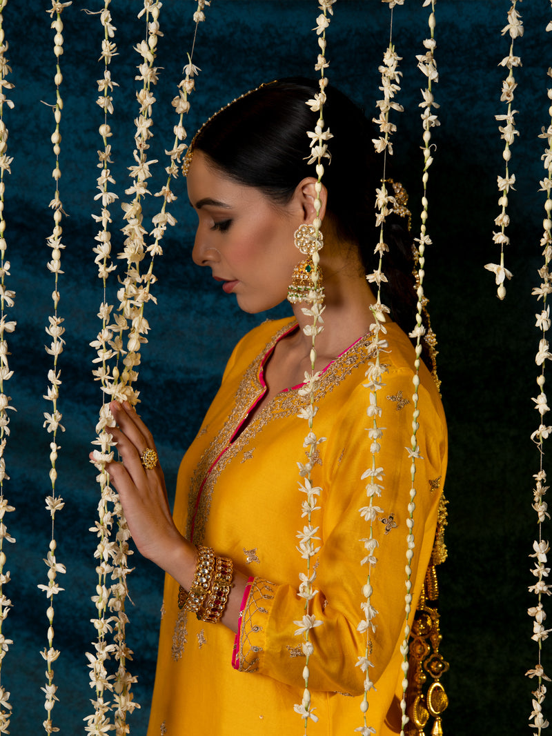 Ambiya Kurta Set silk Buy Ambiya Kurta Set from C&W | Kurta/Kurta Sets for Women by Maison Shefali for women in Singapore