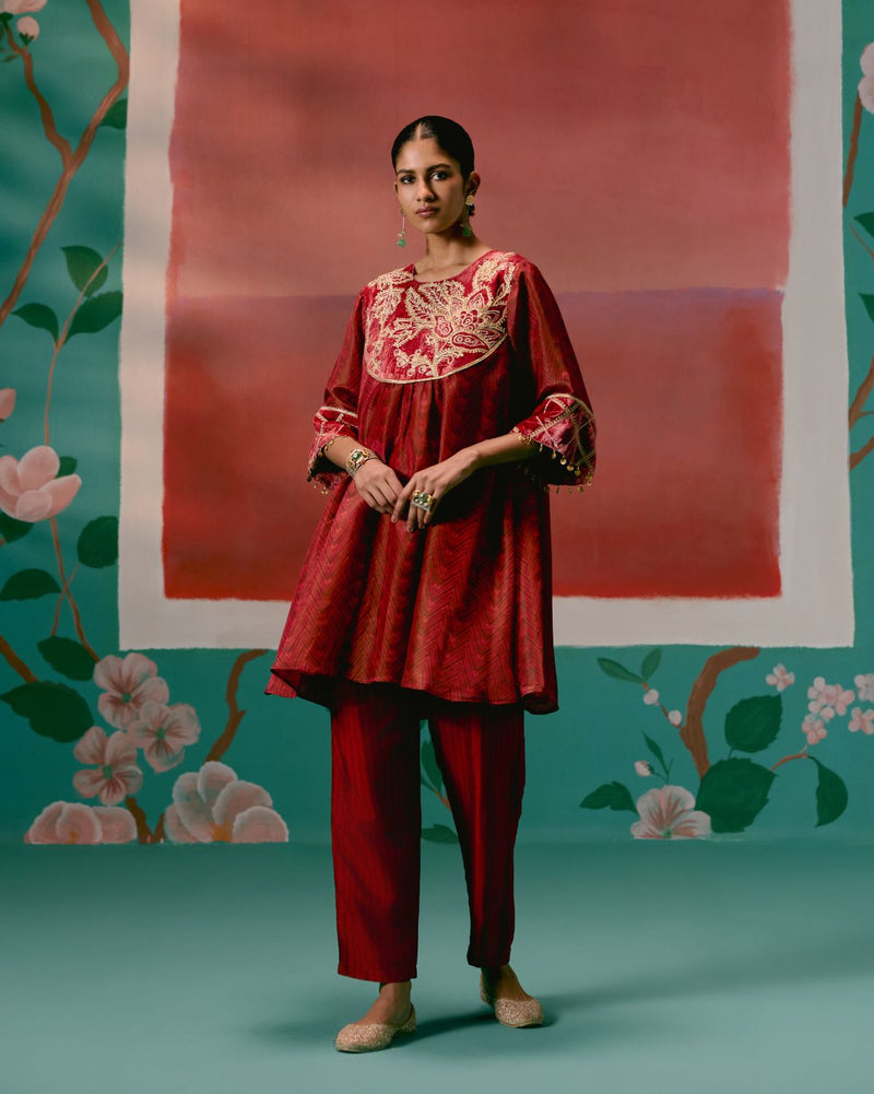 Maroon Embroidered Kurta Set tissue Buy Maroon Embroidered Kurta Set from C&W | Kurta/Kurta Sets for Women by Label Mogra for women in Singapore