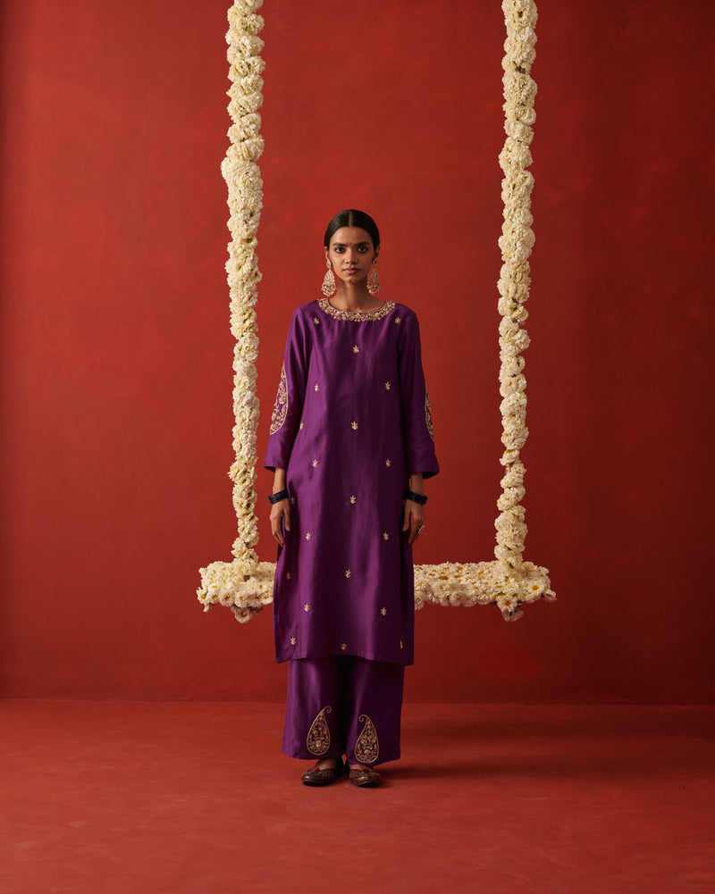 NAZAKAT & SAANWLI KURTA & PANT