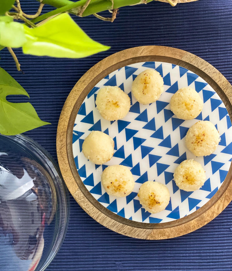 CLOCHE & CAKE PLATTER-BLU TRIANGLES