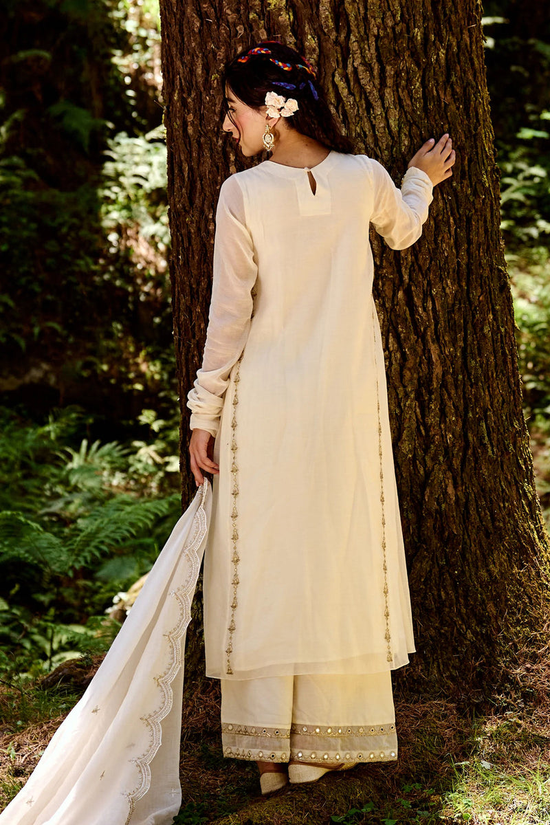 Oakley Kurta Set chanderi by Paulmi & Harsh-kahan Sep'26 in off white for women in Singapore