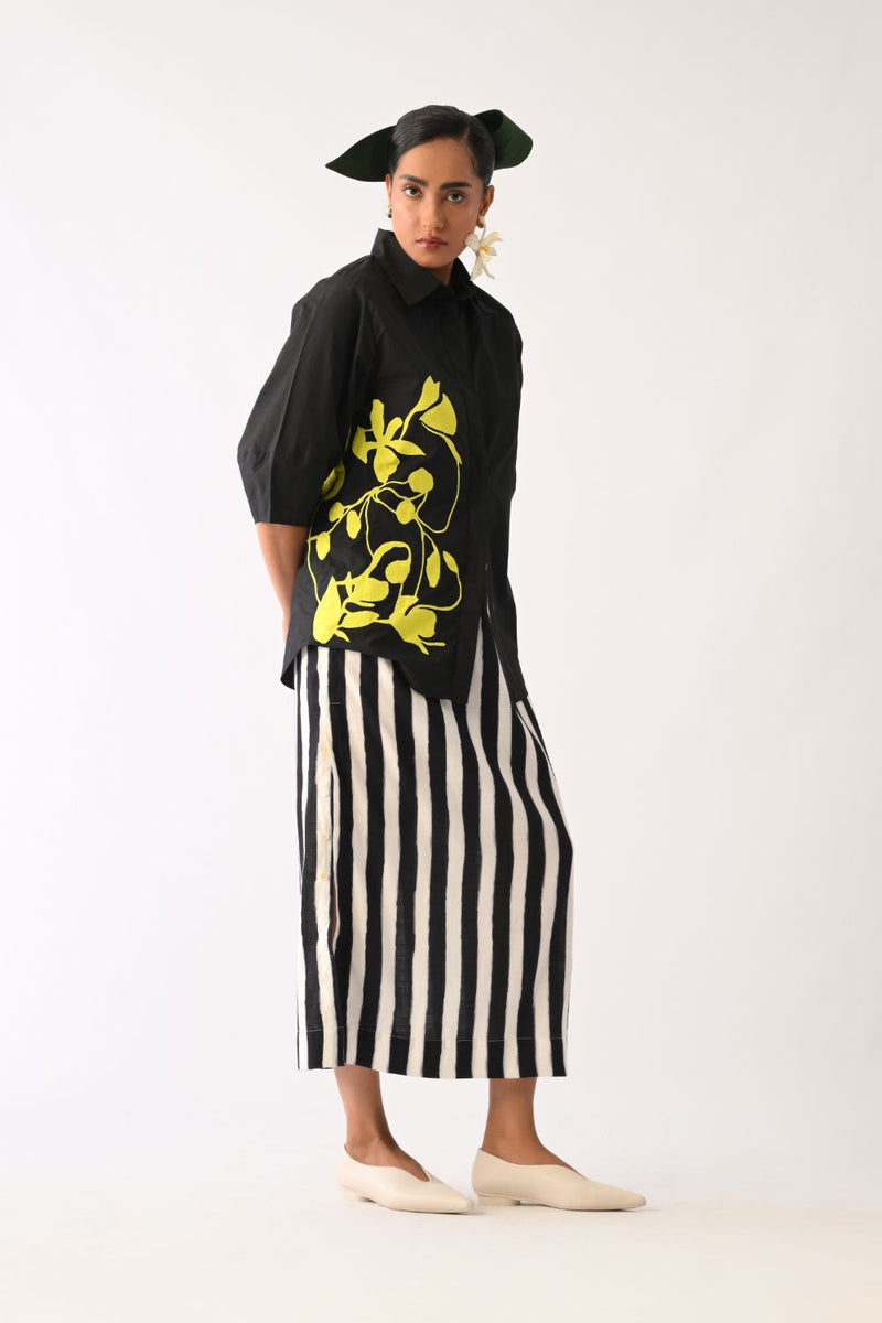 Mono Black Lantern Sleeve Appliqué Top poplin top/shirt by O'Frida in all-black for women in Singapore