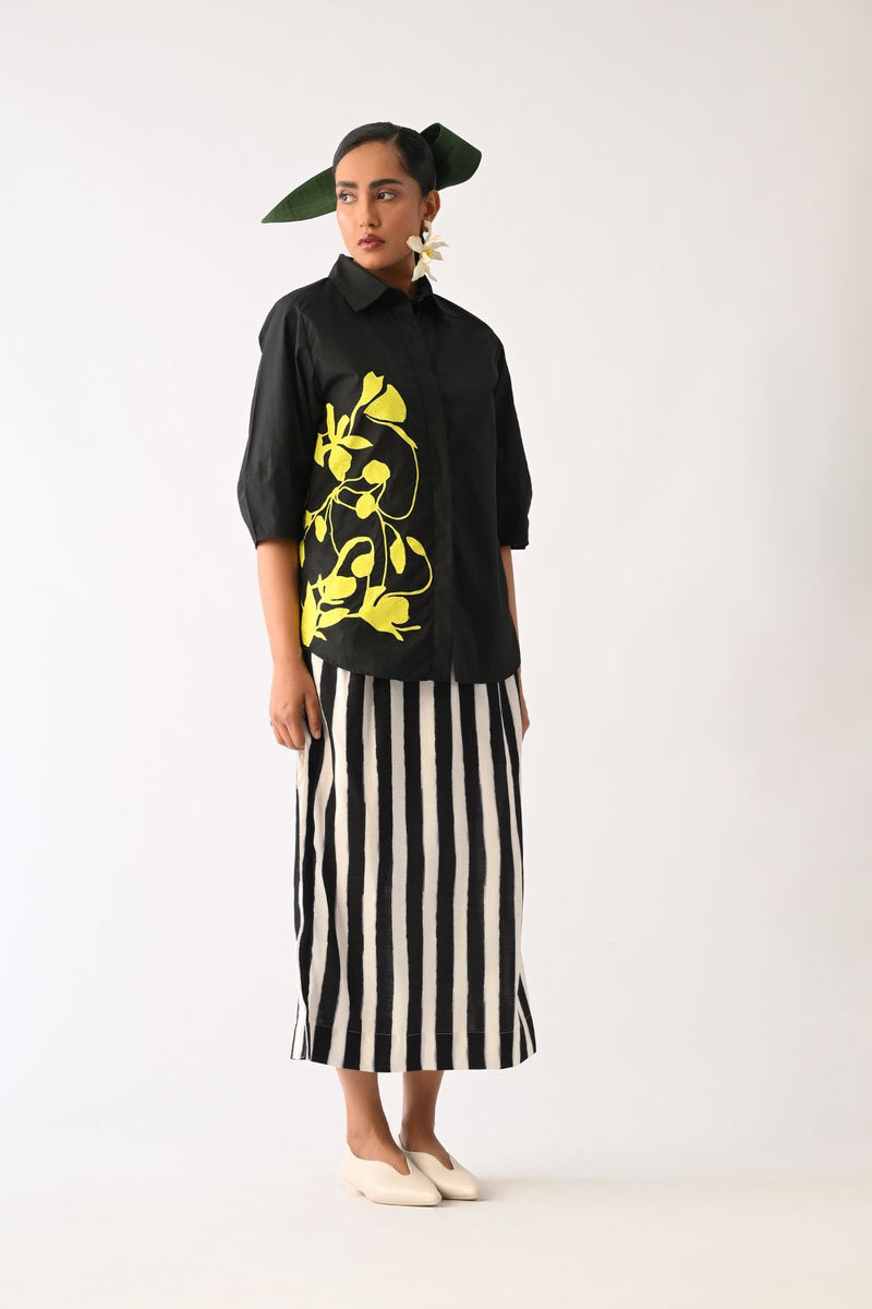 Mono Black Lantern Sleeve Appliqué Top poplin top/shirt by O'Frida in all-black for women in Singapore