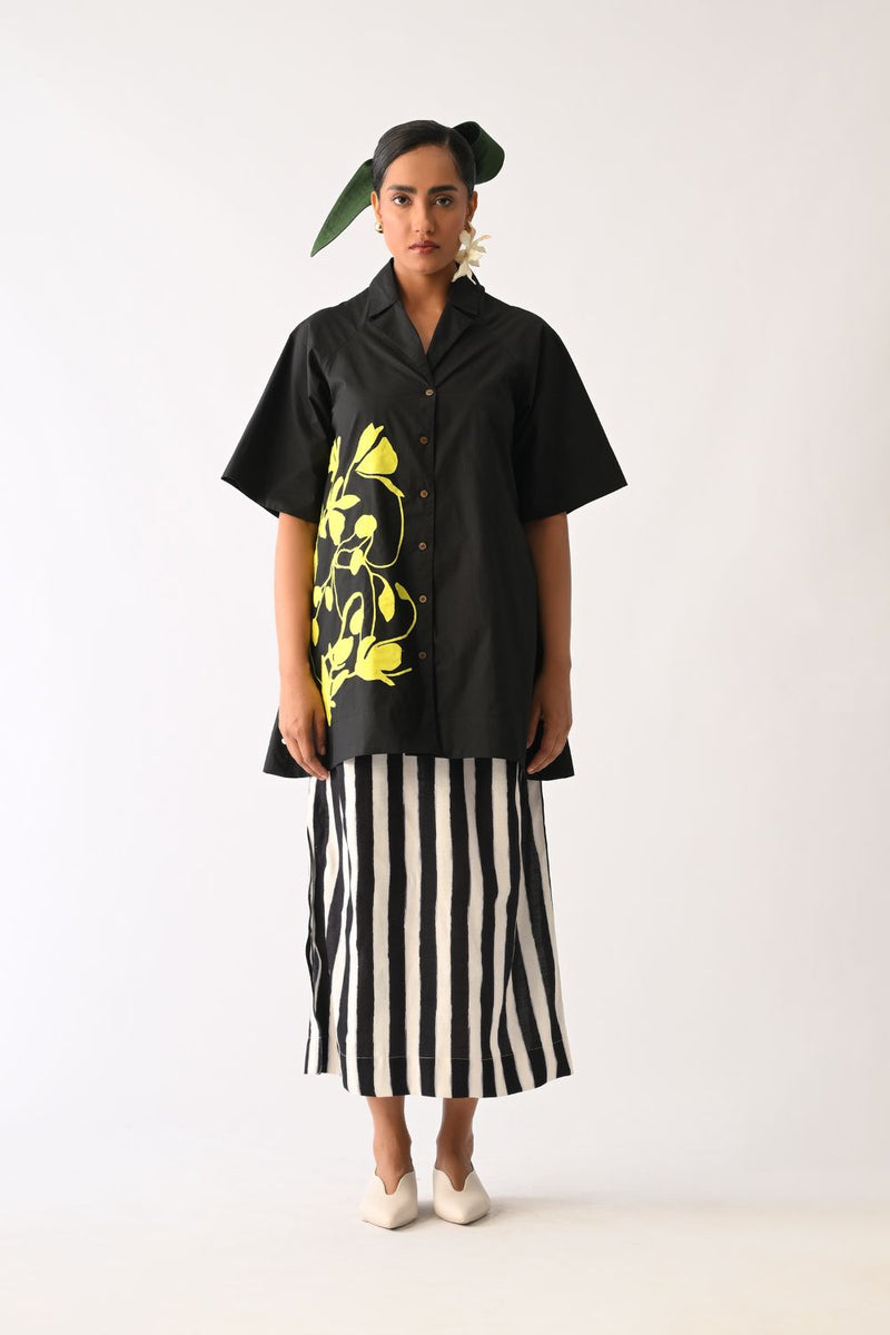 Mono Black Cuban Collar Appliqué Shirt poplin top/shirt by O'Frida in all-black for women in Singapore