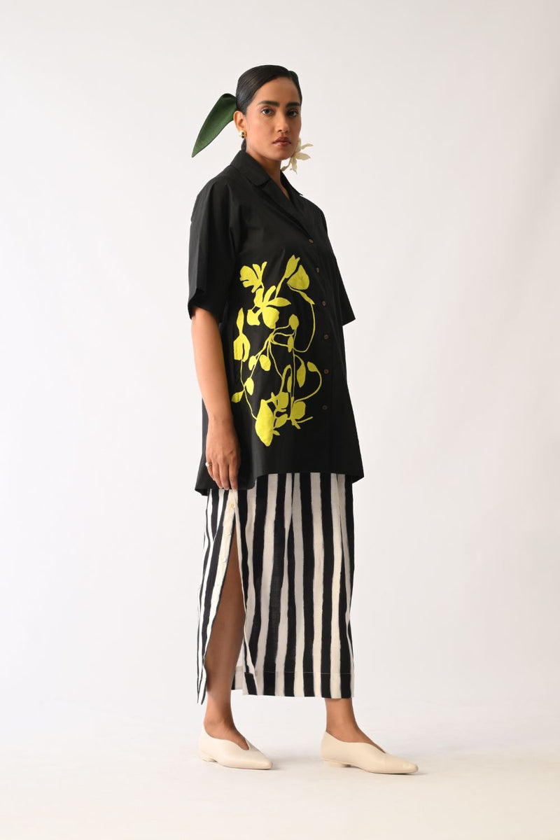 Mono Black Cuban Collar Appliqué Shirt poplin top/shirt by O'Frida in all-black for women in Singapore