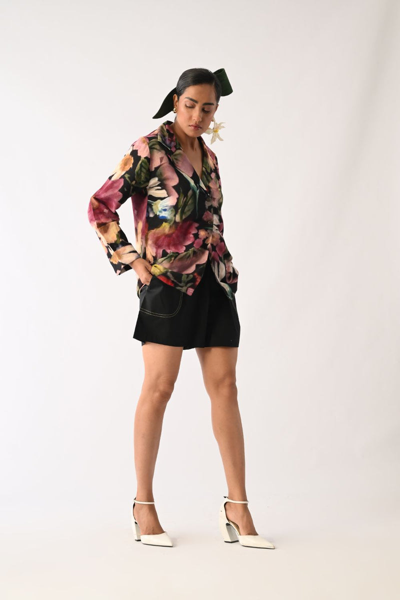 Black Shorts poplin shorts-for-women by O'Frida in all-black for women in Singapore