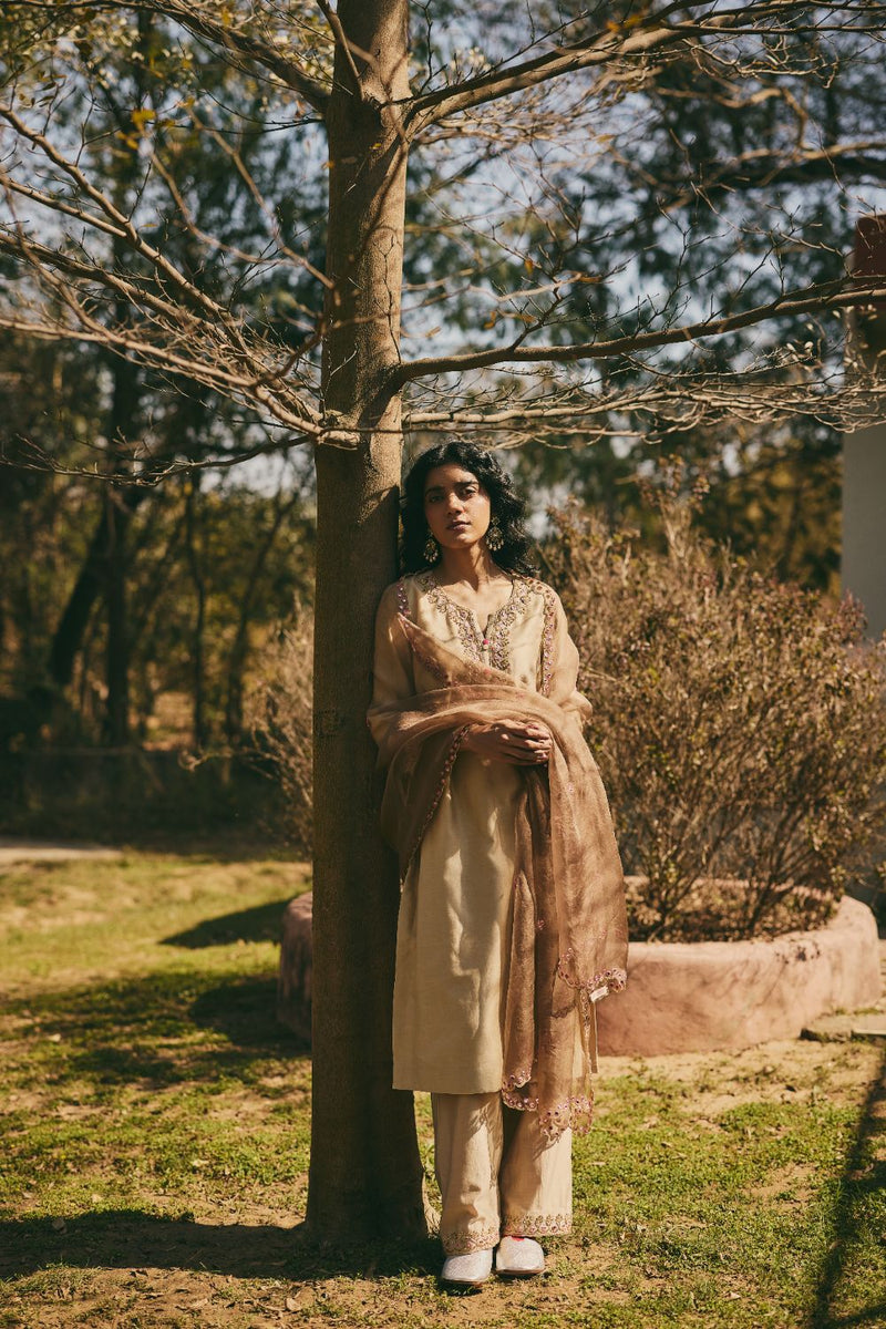 OSHANI & VRITIKA KURTA & PANT