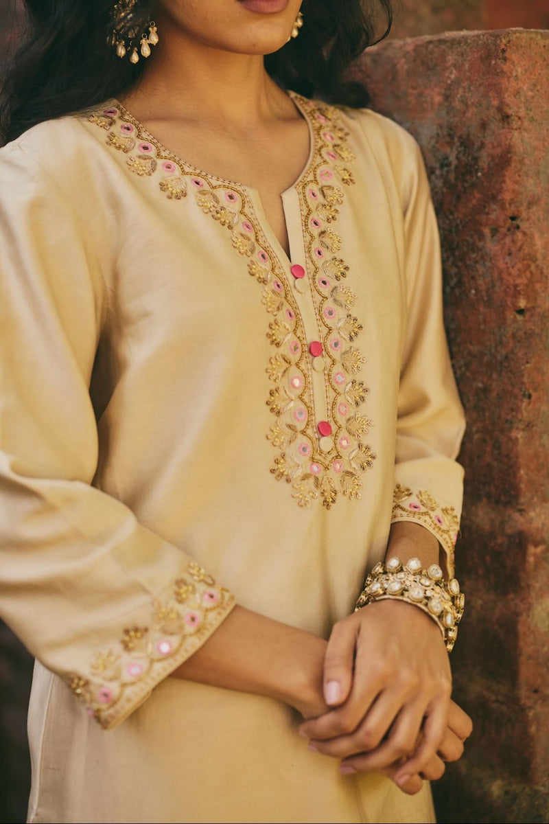 OSHANI & VRITIKA KURTA & PANT
