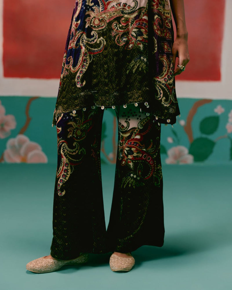 Olive & Purple Paisley Kurta Set Buy Olive & Purple Paisley Kurta Set from C&W | Kurta/Kurta Sets for Women by Label Mogra in olive color for women in Singapore