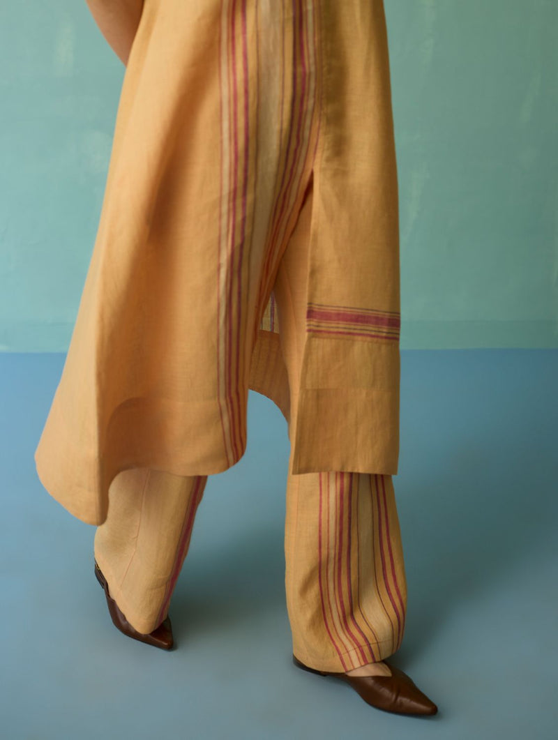 Vanya Border Linen Sleeveless Kurta Set - Apricot linen light kurta set by Manan in apricot for women in Singapore