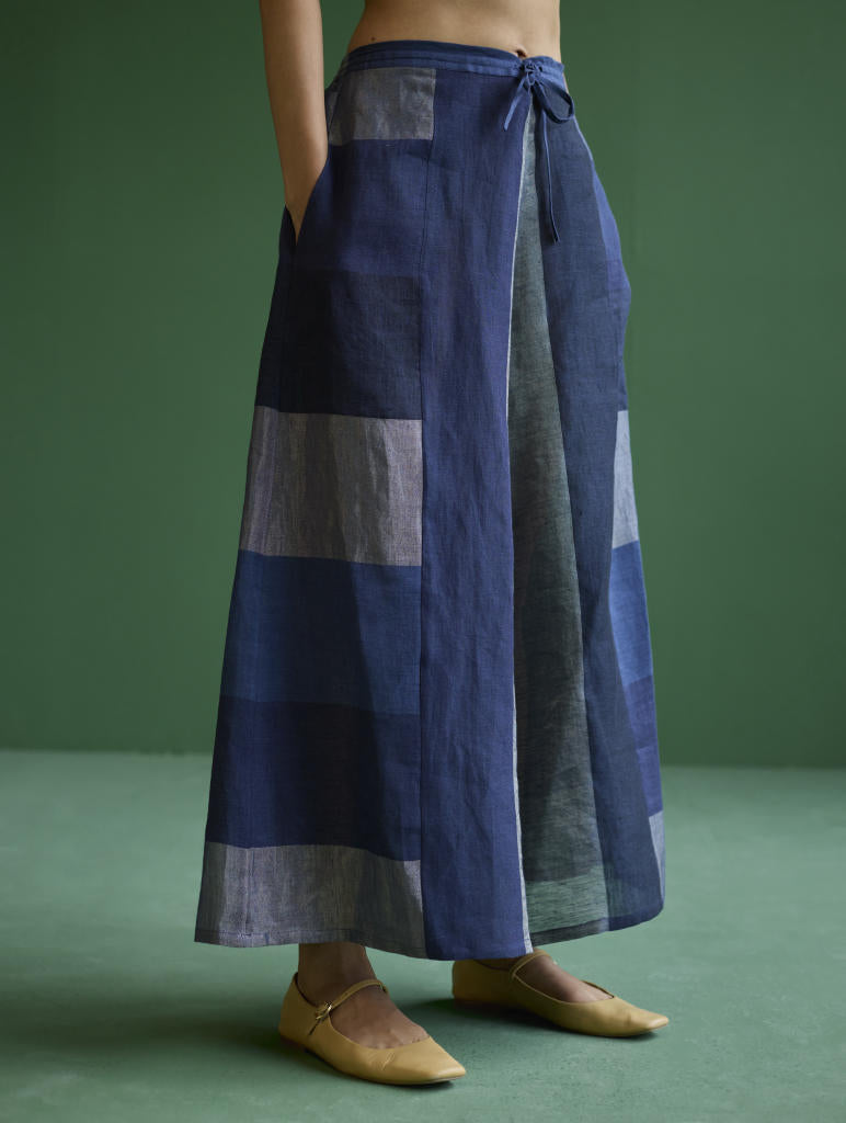 Nia Metallic Linen Culottes
 - Navy linen by Manan in navy color for women in Singapore