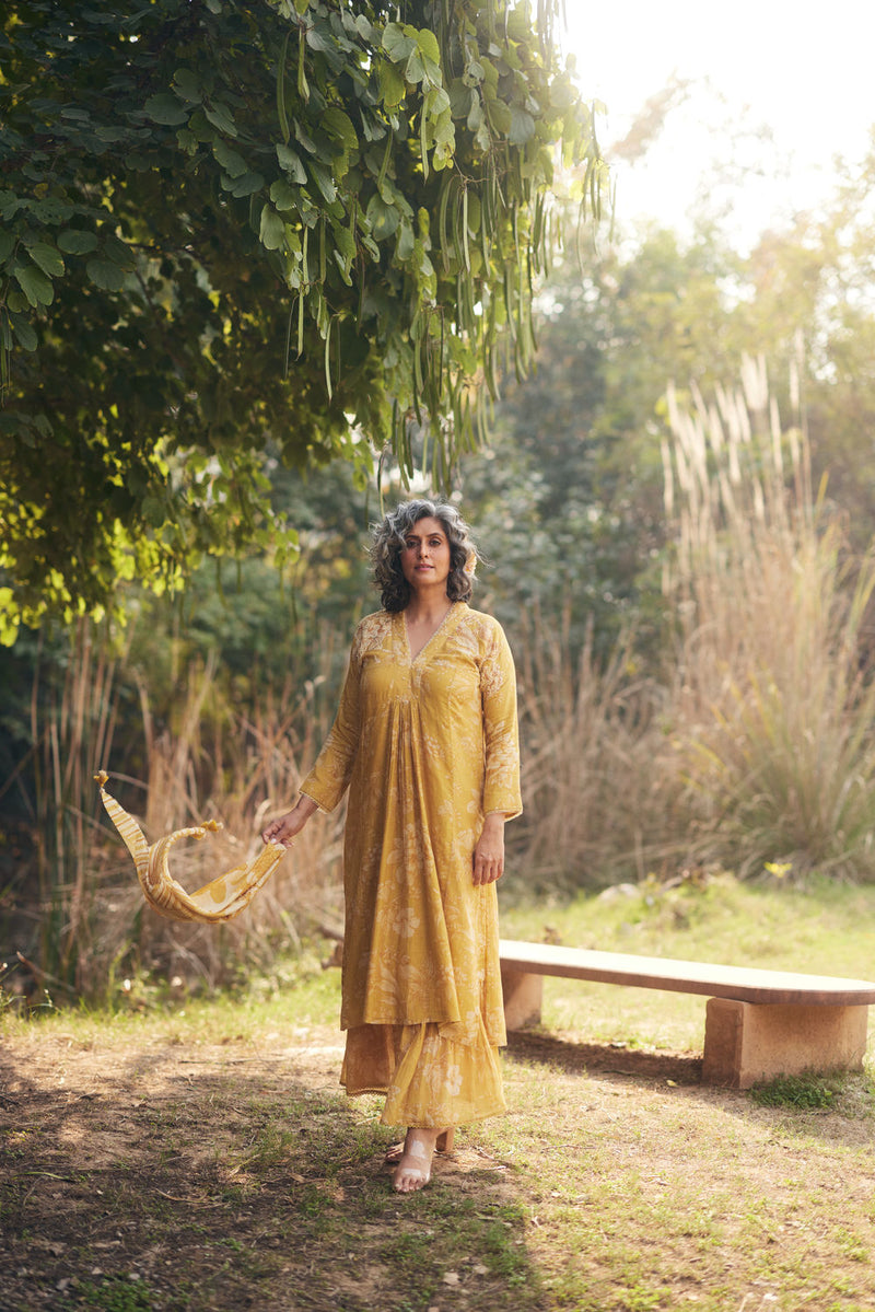 Amoré Kurta Set chanderi by Paulmi & Harsh in golden yellow for women in Singapore
