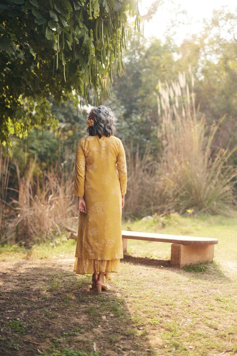 Amoré Kurta Set chanderi by Paulmi & Harsh in golden yellow for women in Singapore