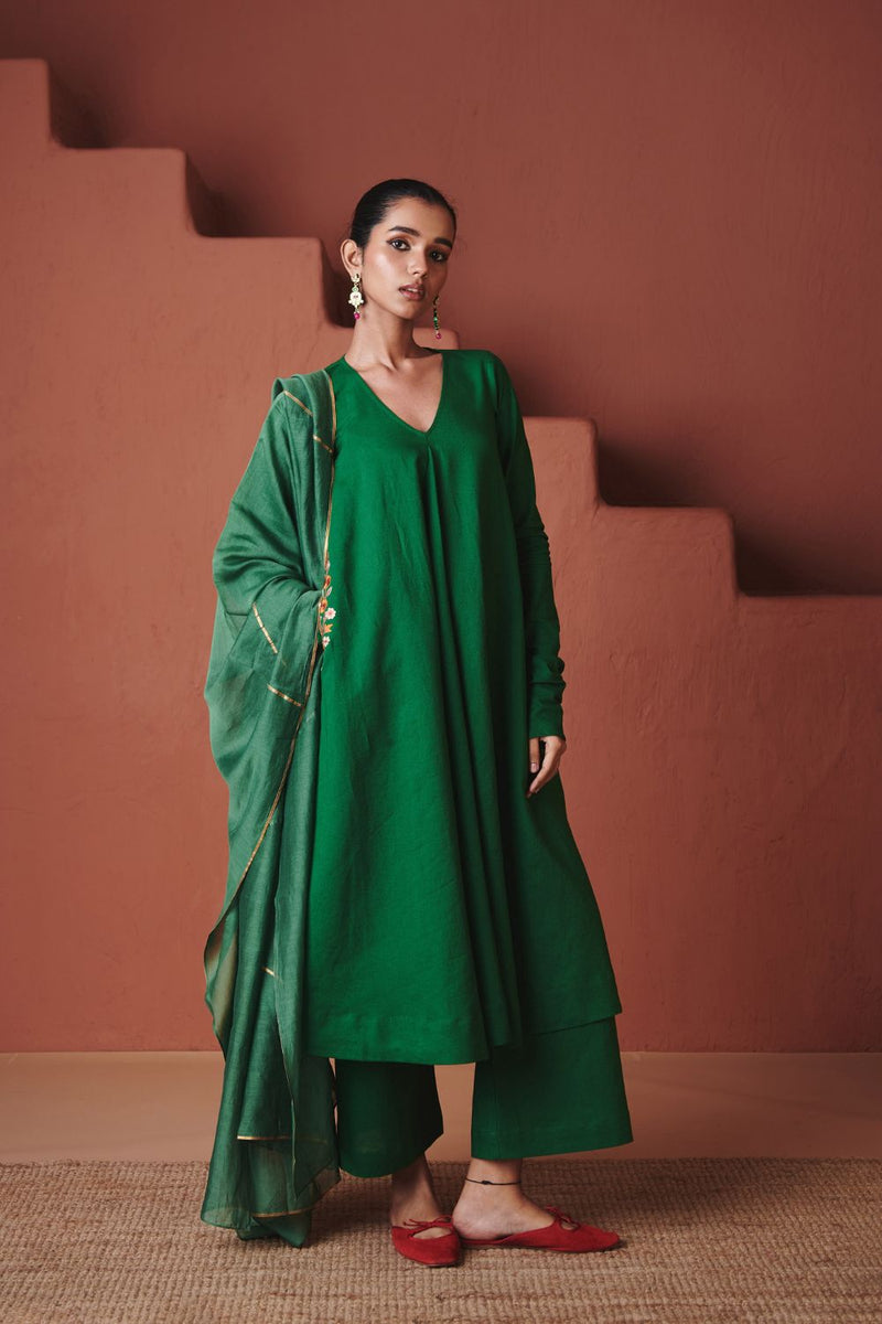 Panna Linen Embroidered Pocket Kurta Set