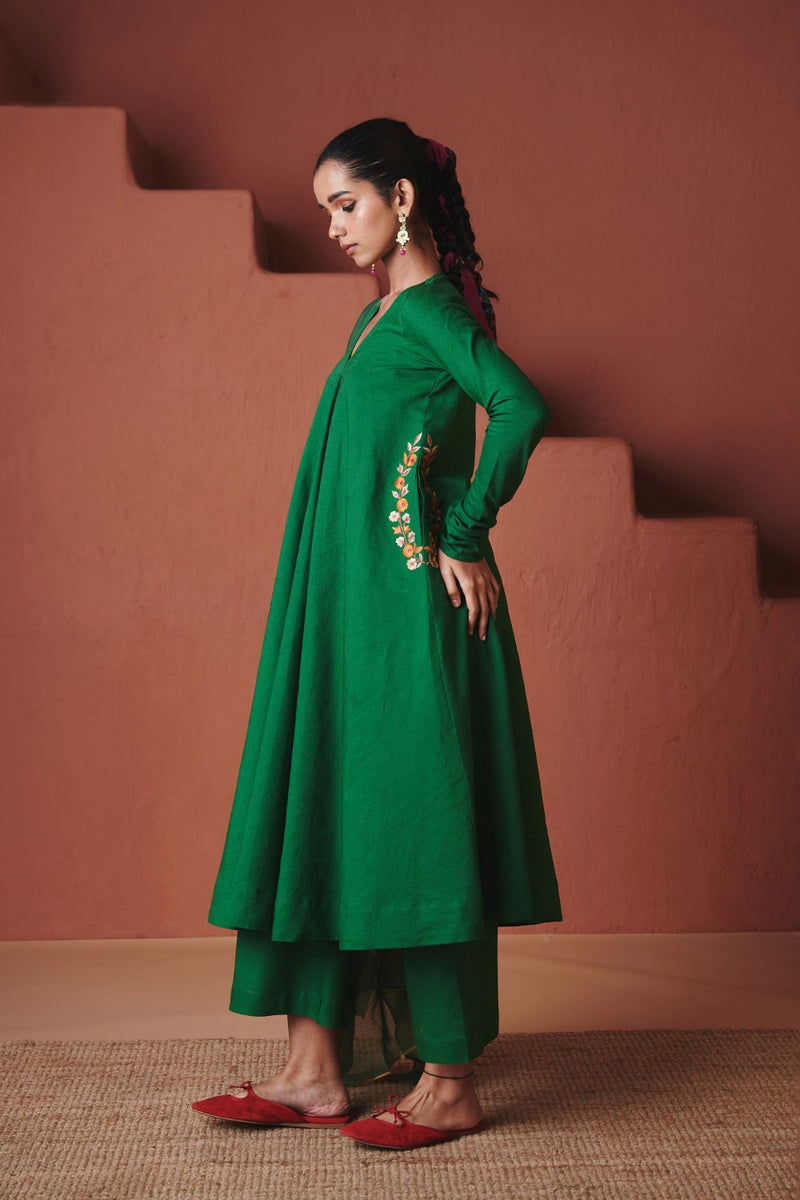 Panna Linen Embroidered Pocket Kurta Set