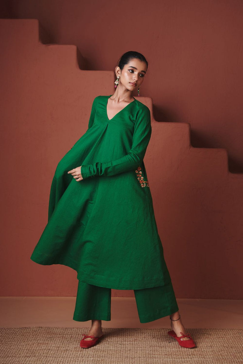 Panna Linen Embroidered Pocket Kurta Set