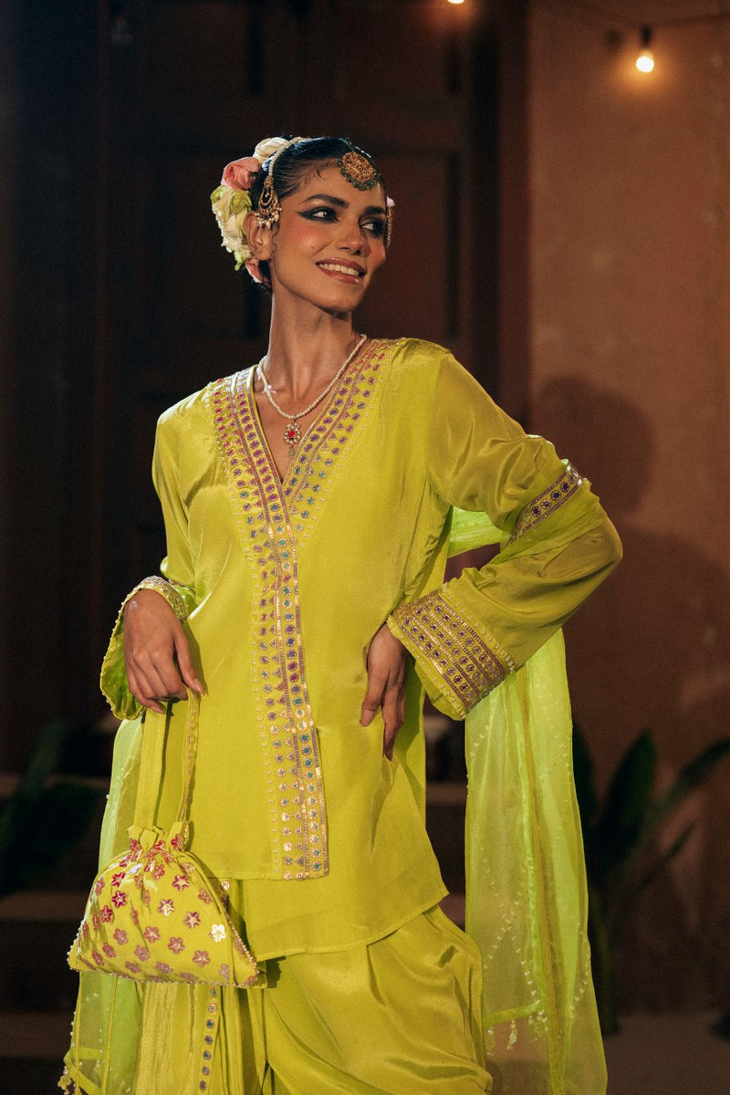 Veere Phool Potli- Mehendi