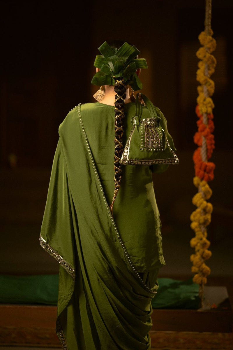 Sunira Green Chamak Potli- Mehendi
