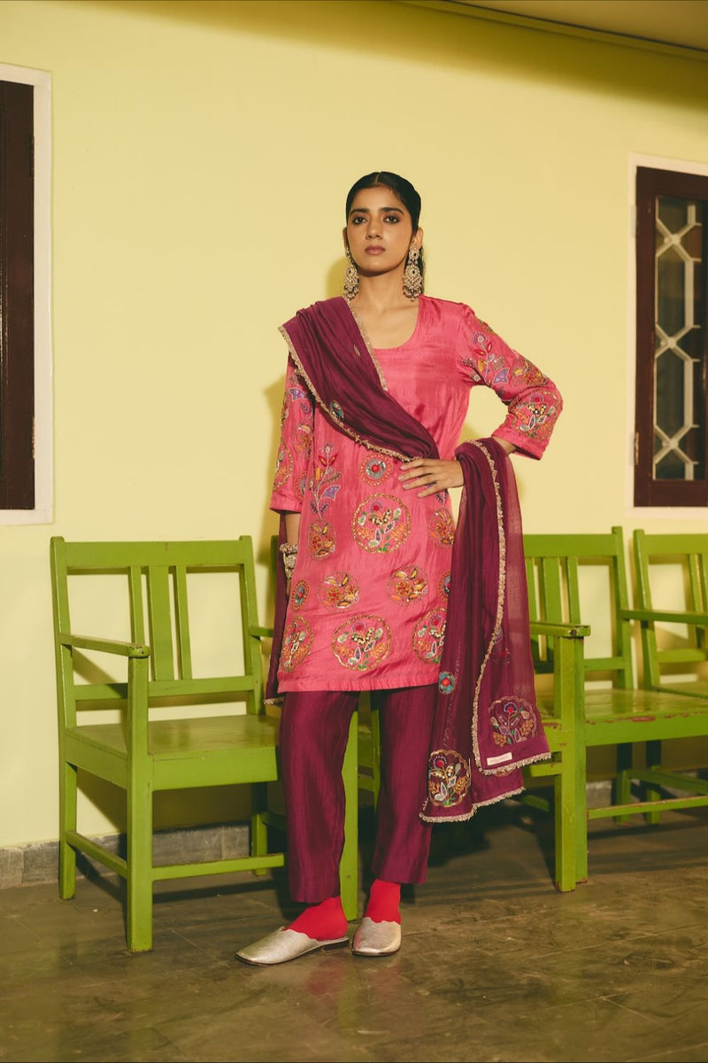 RANGTARA & JAMUNI KURTA & PANT