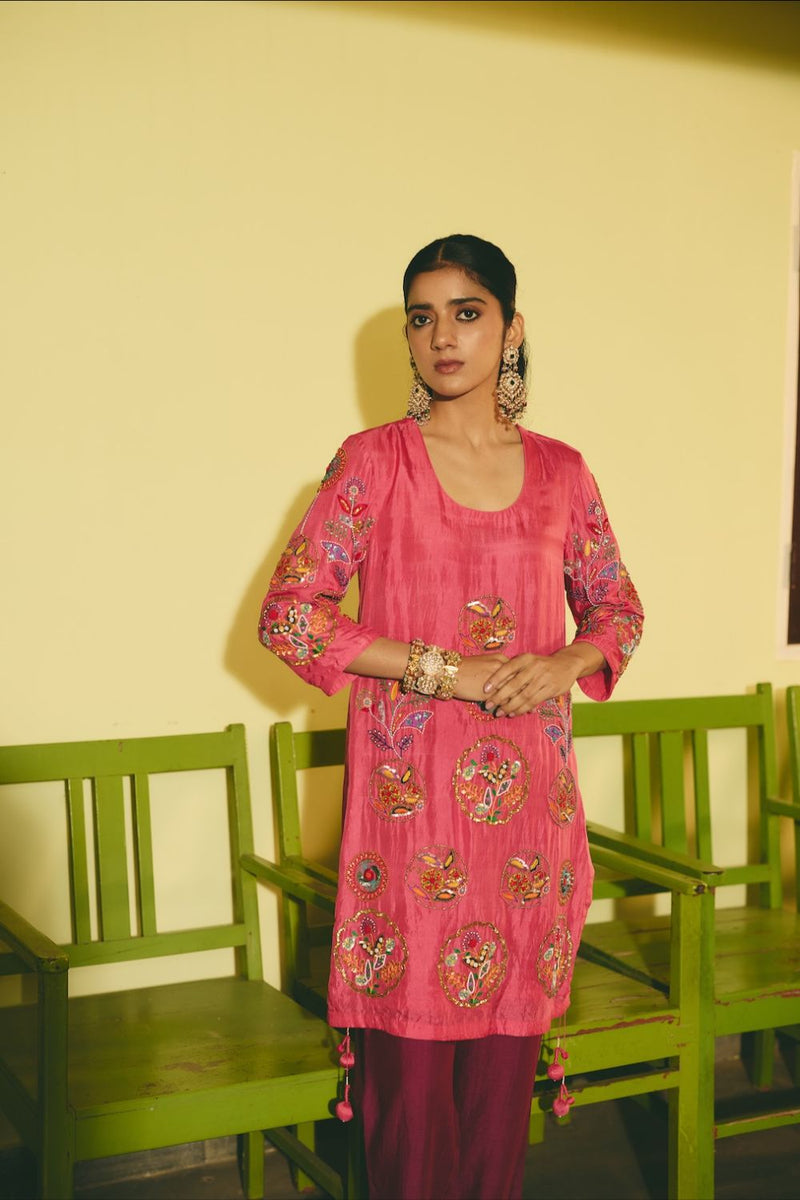 RANGTARA & JAMUNI KURTA & PANT