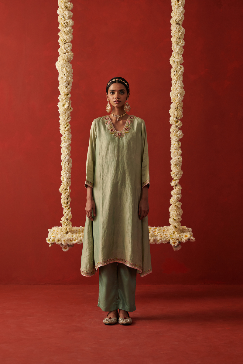 SAAVAN & NIMRAH KURTA & PANT