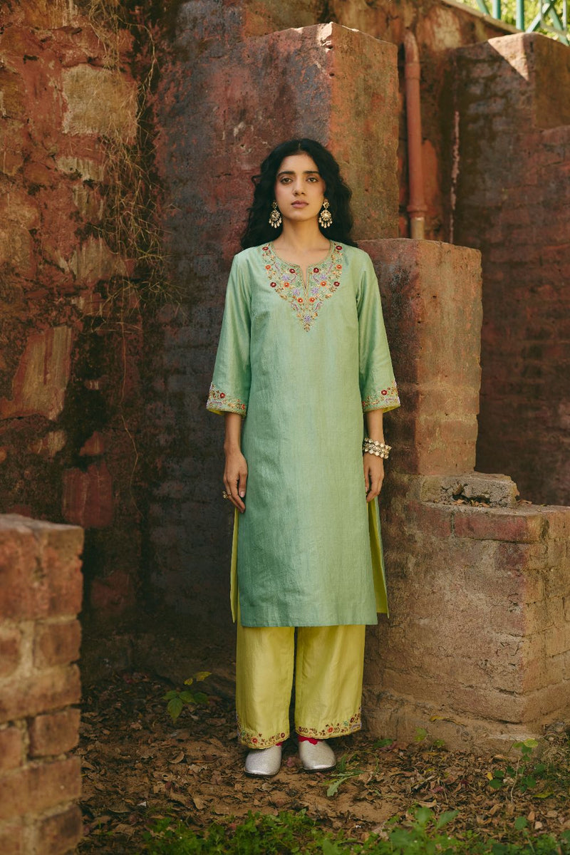 SAHIRA & FIZZA KURTA & PANT