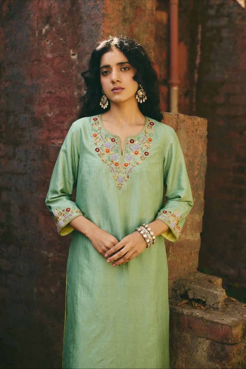 SAHIRA & FIZZA KURTA & PANT