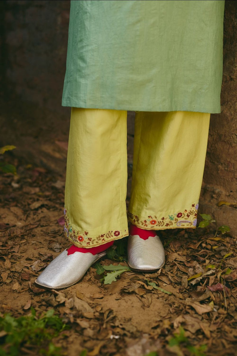 SAHIRA & FIZZA KURTA & PANT