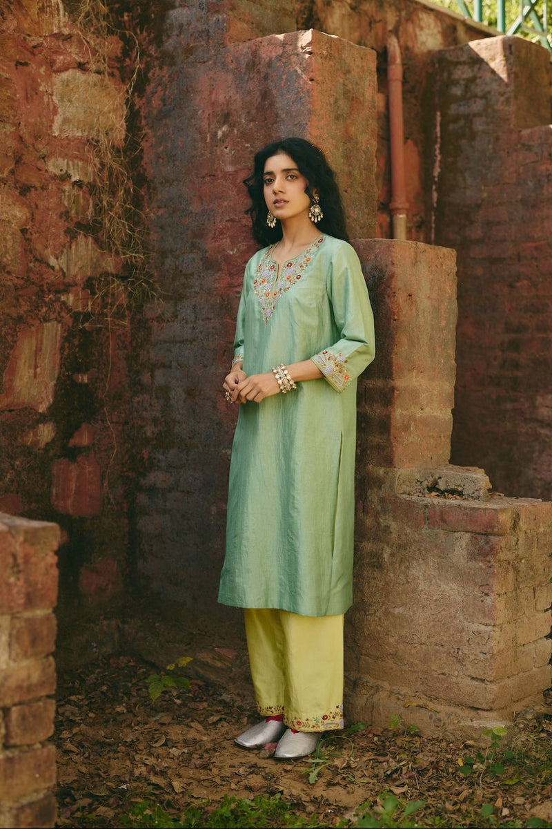 SAHIRA & FIZZA KURTA & PANT