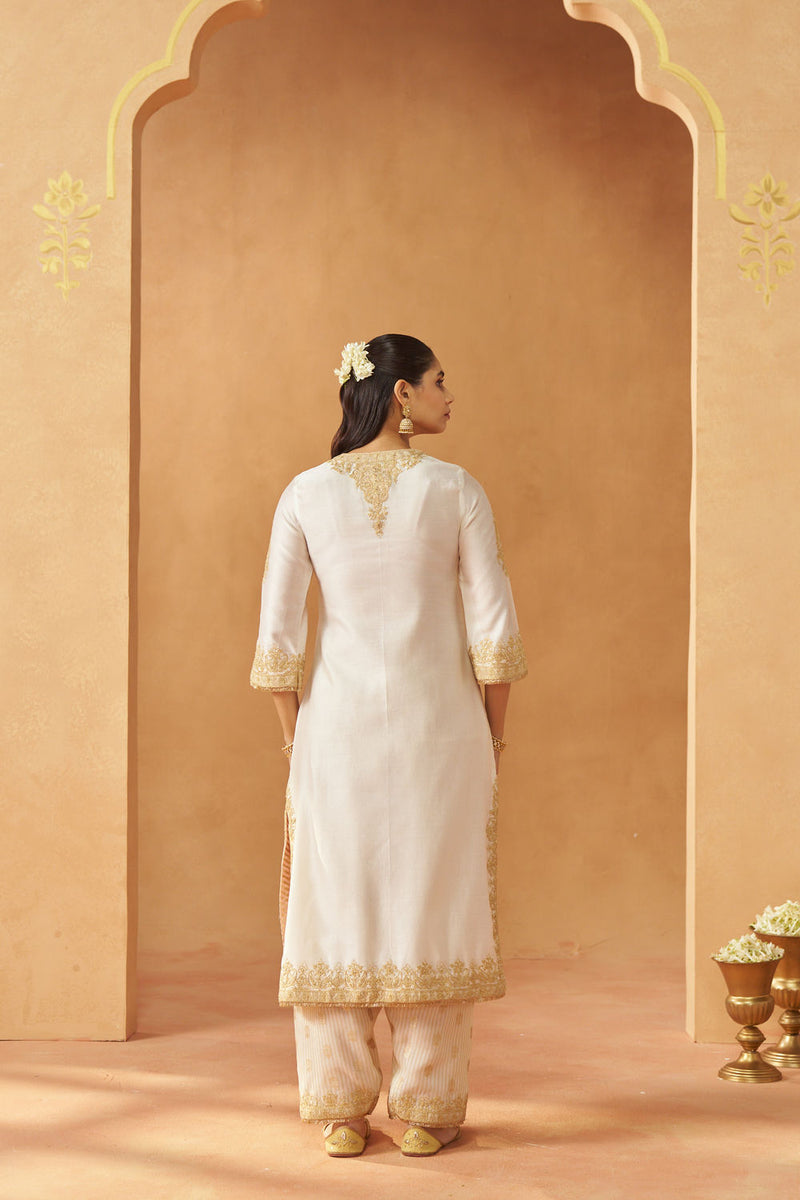 Mubina Daisy Ivory Kurta with Salwar and Dupatta silk chanderi kurta/kurta set by SHEETAL BATRA in ivory for women in Singapore