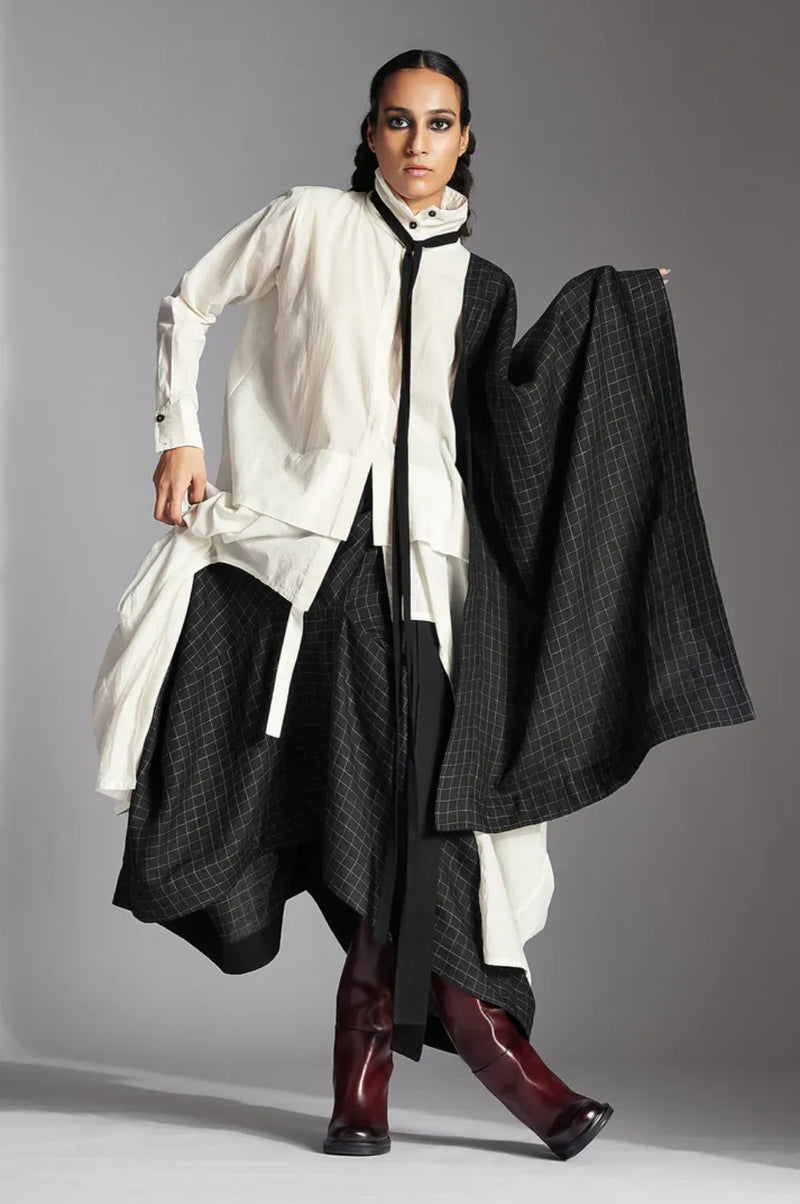 Kael Sari Skirt-Black and White linen by Chola in black color for women in Singapore