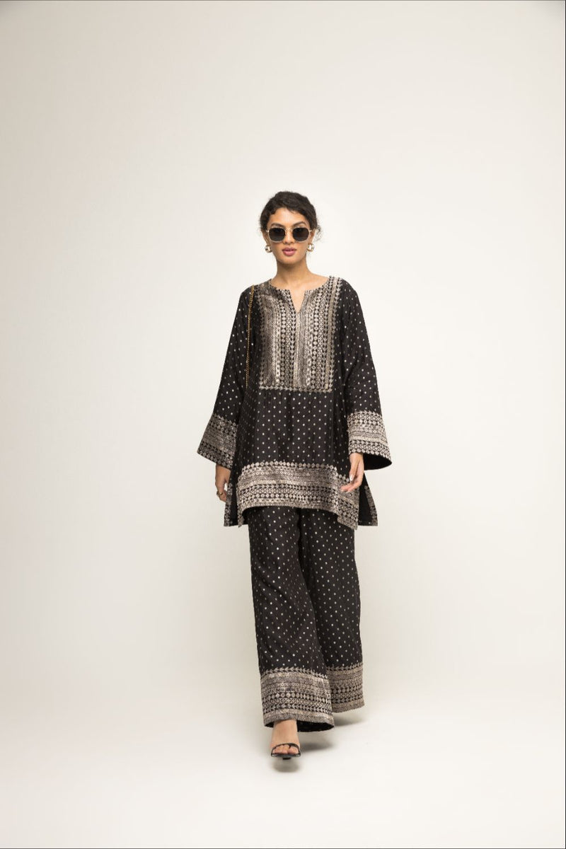 Sitara-Dotted Silk Kurta Set - Black