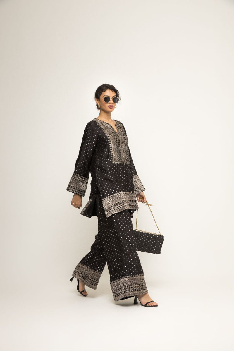 Sitara-Dotted Silk Kurta Set - Black