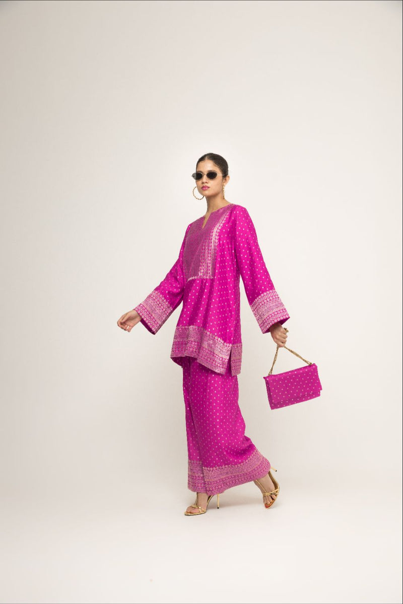 Sitara-Dotted Silk Kurta Set - Pink