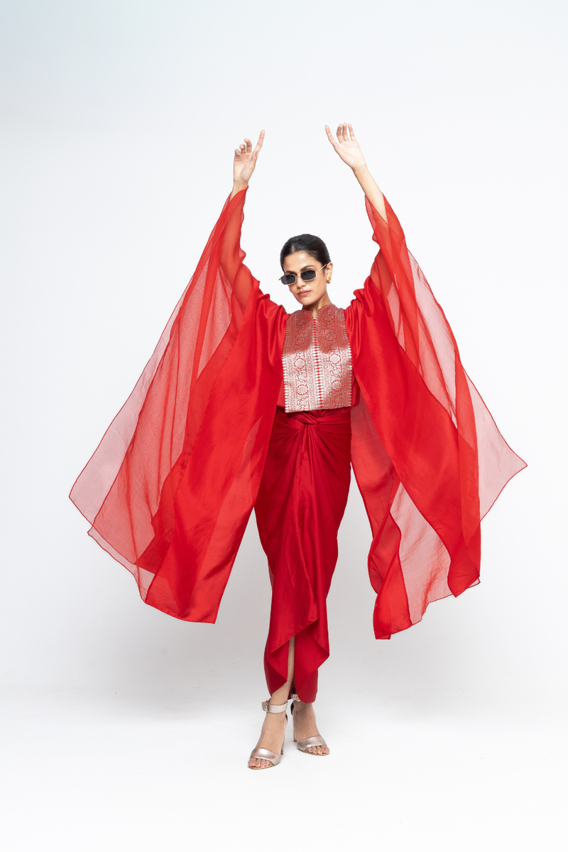Onaya - Silk Cape set - Red